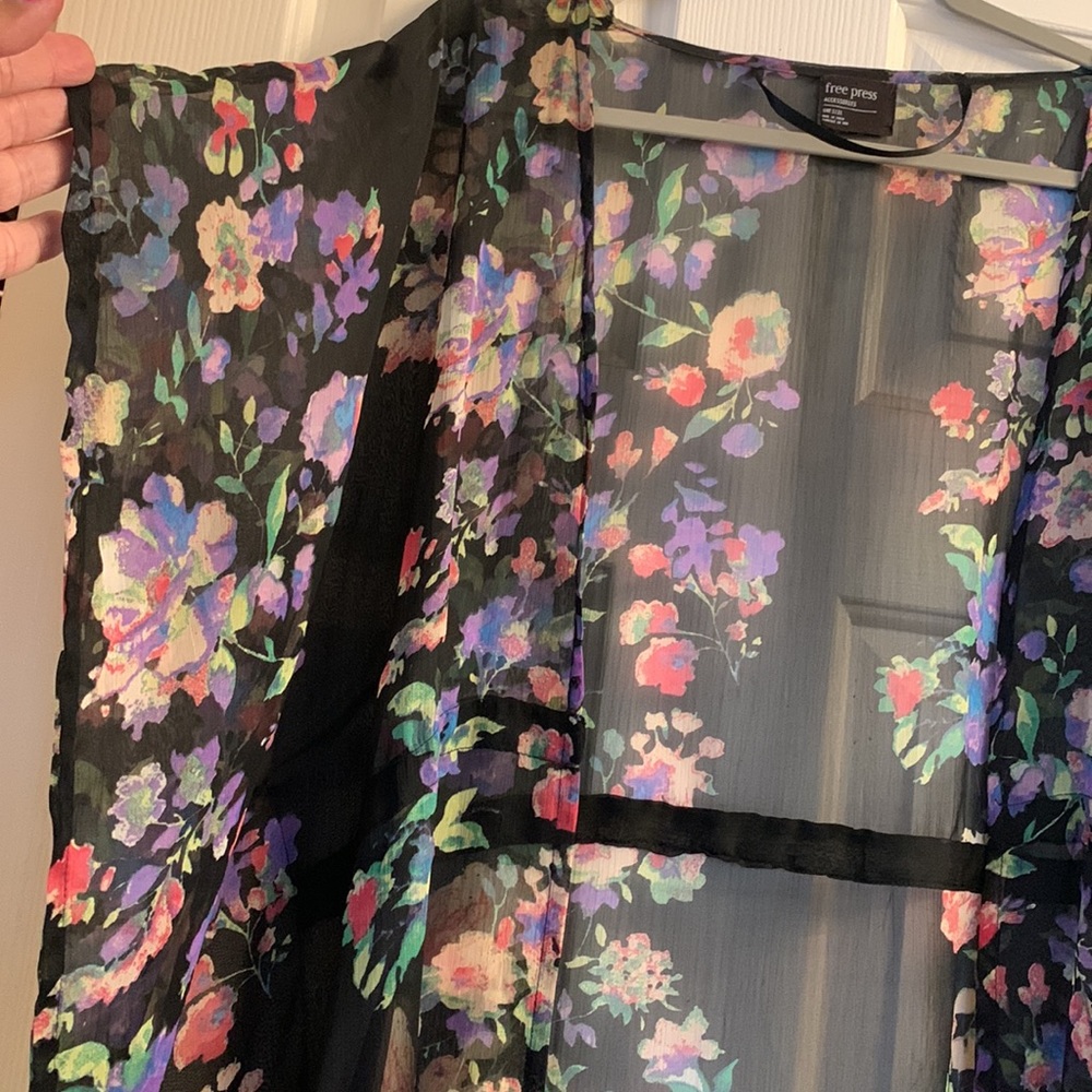 Gorgeous Kimono 🌸🌺💐 - Picture 2 of 11